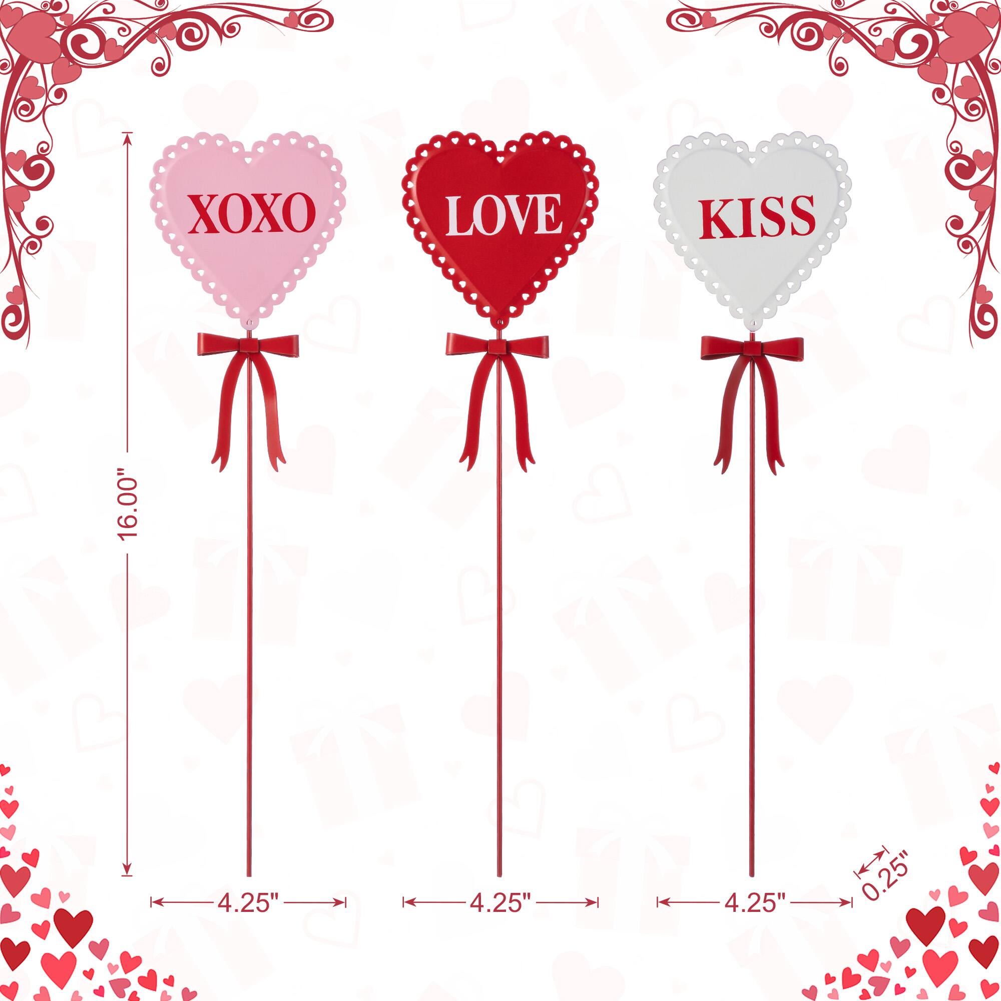 Glitzhome® 16" Valentine's Metal Heart Yard Stake Set